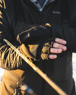 WINDSTOPPER® Foldover Fishing Mitt